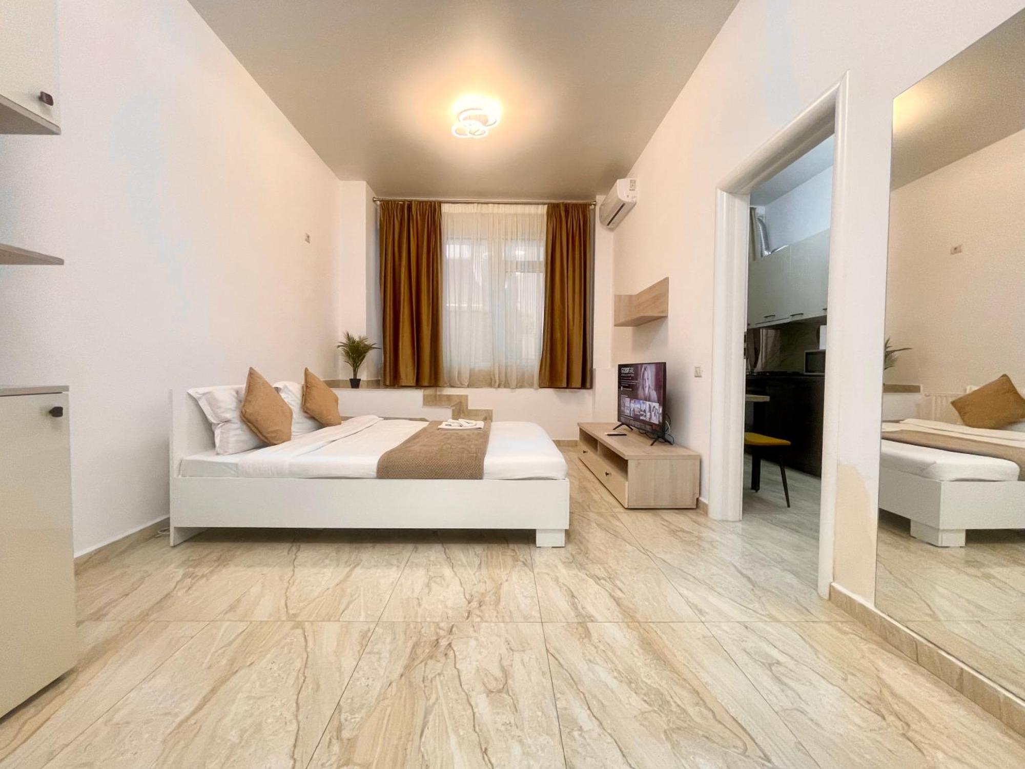 Apartment Adress Ad9 *